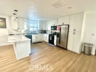 https://media.crmls.org/medias/7c0700c7-b93c-4deb-a5b1-22bb160dca35.jpg?preset=X-Large