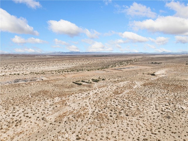 Detail Gallery Image 3 of 13 For 1 Bedford Dr, Newberry Springs,  CA 92365 - – Beds | – Baths