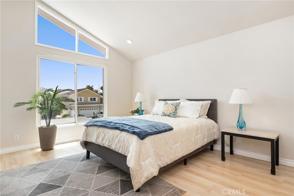 MLS #OC25173182 img 14