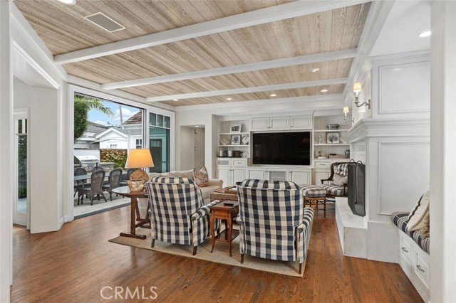 Detail Gallery Image 17 of 43 For 2431 Bayshore Drive, Newport Beach,  CA 92663 - 4 Beds | 3/1 Baths