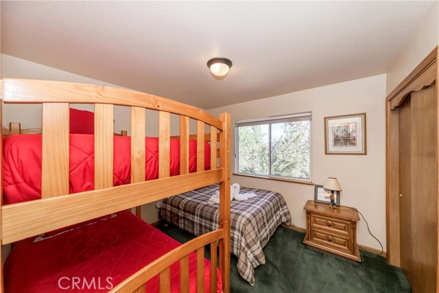 Detail Gallery Image 11 of 56 For 1396 La Crescenta Dr, Big Bear City,  CA 92314 - 3 Beds | 2 Baths