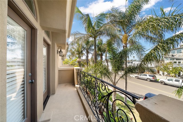 Detail Gallery Image 36 of 56 For 216 10th St, Huntington Beach,  CA 92648 - 4 Beds | 3/2 Baths