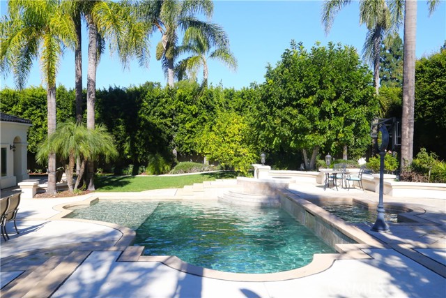 Detail Gallery Image 4 of 16 For 10762 Center Dr, Villa Park,  CA 92861 - 7 Beds | 6/1 Baths