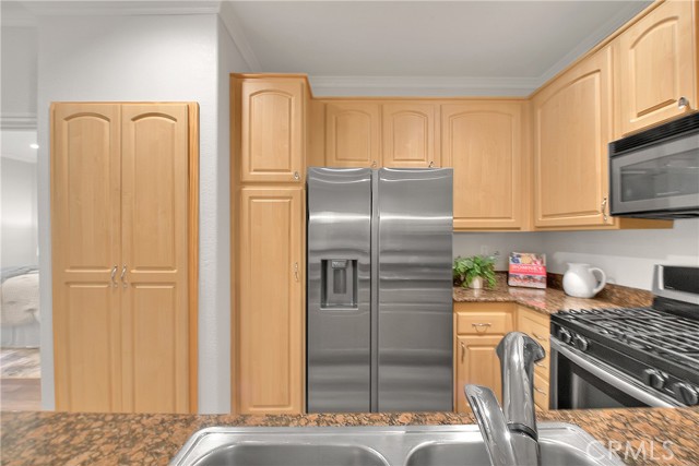 Detail Gallery Image 10 of 51 For 300 N El Molino Ave #118,  Pasadena,  CA 91101 - 2 Beds | 2 Baths