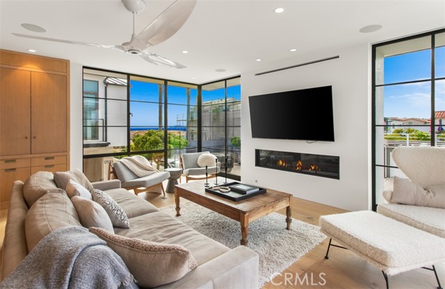 1703 E Ocean Boulevard, Newport Beach CA: https://media.crmls.org/medias/7c0f3e33-2f72-4b92-802d-11b0c45f9bc7.jpg