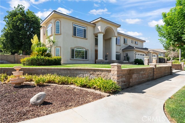 Detail Gallery Image 2 of 68 For 1503 Blossom Ct, Redlands,  CA 92373 - 5 Beds | 4/1 Baths