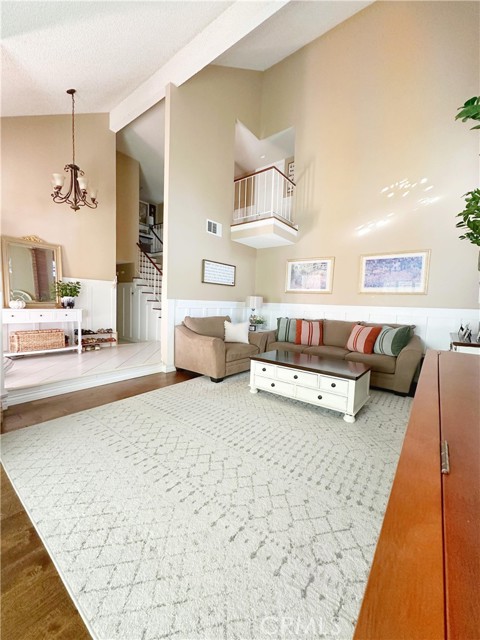 Detail Gallery Image 12 of 39 For 3440 E Saint Francis Pl, Long Beach,  CA 90805 - 4 Beds | 2 Baths