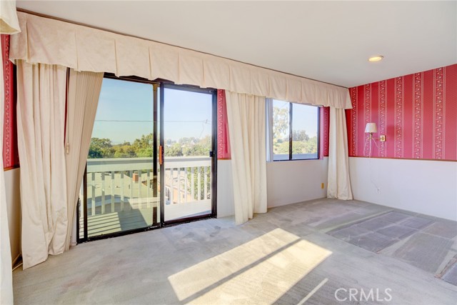 693 19th Street, Manhattan Beach, California 90266, 5 Bedrooms Bedrooms, ,1 BathroomBathrooms,Residential,Sold,19th,SB21194757