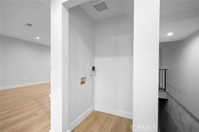 Detail Gallery Image 14 of 36 For 357 Harvey Dr #103,  Glendale,  CA 91206 - 3 Beds | 2/1 Baths