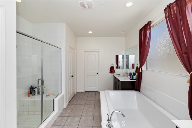 Detail Gallery Image 23 of 34 For 4815 Casillas Way, Fontana,  CA 92336 - 5 Beds | 3/1 Baths