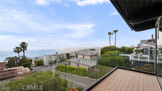 Detail Gallery Image 8 of 55 For 1095 Miramar, Laguna Beach,  CA 92651 - 3 Beds | 2 Baths