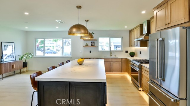 2737 Lorenzo Avenue, Costa Mesa CA: https://media.crmls.org/medias/7c13263a-dfa3-4eea-9dba-85ae929bc4ce.jpg