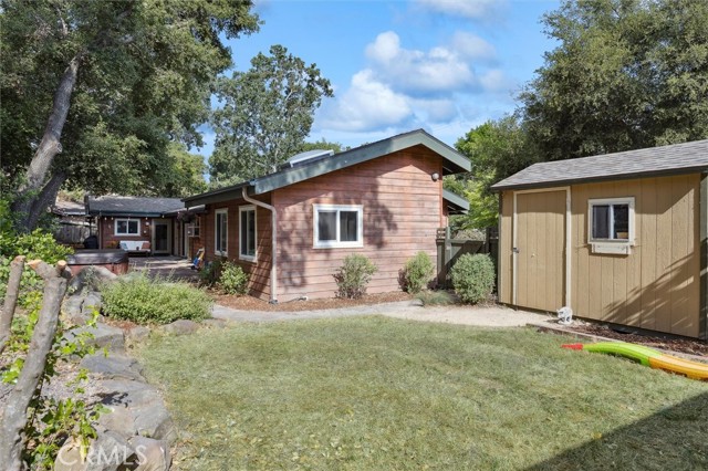 6950 Navarette Avenue, Atascadero CA: https://media.crmls.org/medias/7c134f37-5363-4568-8964-aecaeba8d159.jpg