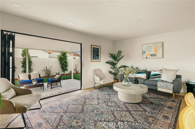 16502 Potter Circle, Huntington Beach CA: https://media.crmls.org/medias/7c136c62-1336-4c47-9593-afc81e96f0b4.jpg