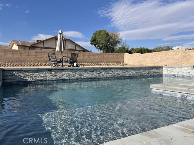Detail Gallery Image 2 of 56 For 18428 Siskiyou Rd, Apple Valley,  CA 92307 - 3 Beds | 2 Baths
