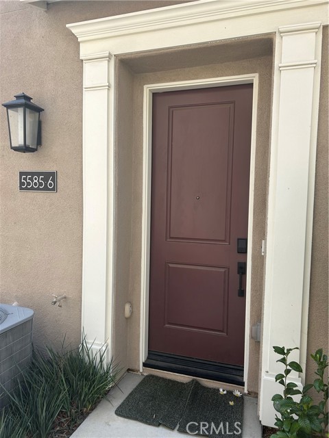 Detail Gallery Image 2 of 24 For 5585 Kate Way #6,  Fontana,  CA 92336 - 2 Beds | 2 Baths