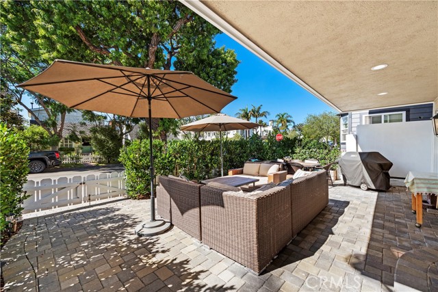 Detail Gallery Image 3 of 19 For 618 Acacia Ave, Corona Del Mar,  CA 92625 - 4 Beds | 2 Baths