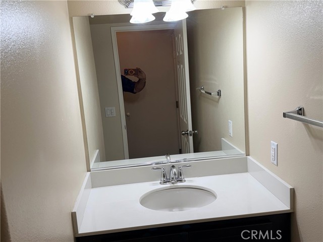 Detail Gallery Image 13 of 19 For 10950 Cedarhurst Way, Riverside,  CA 92503 - 3 Beds | 2/1 Baths