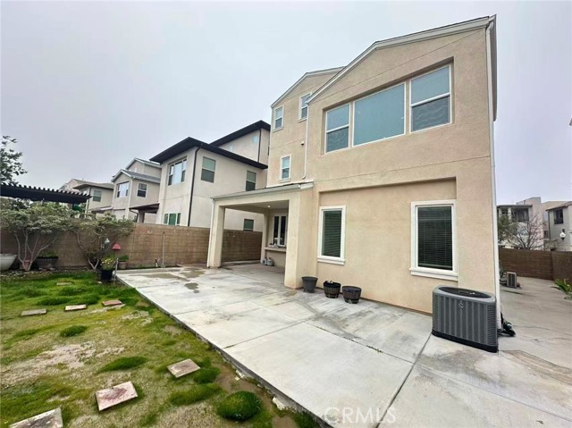 Detail Gallery Image 20 of 22 For 140 Crossover, Irvine,  CA 92618 - 4 Beds | 4/1 Baths