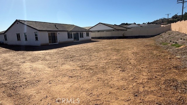 Detail Gallery Image 2 of 13 For 5829 Saddlehorn Ln, Jurupa Valley,  CA 92509 - 4 Beds | 3 Baths