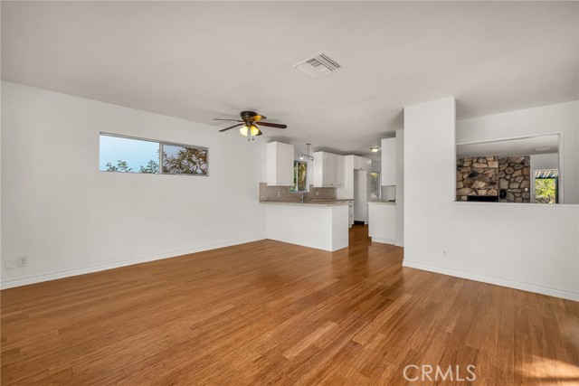 Detail Gallery Image 7 of 52 For 18419 Linnet, Tarzana,  CA 91356 - 3 Beds | 3 Baths