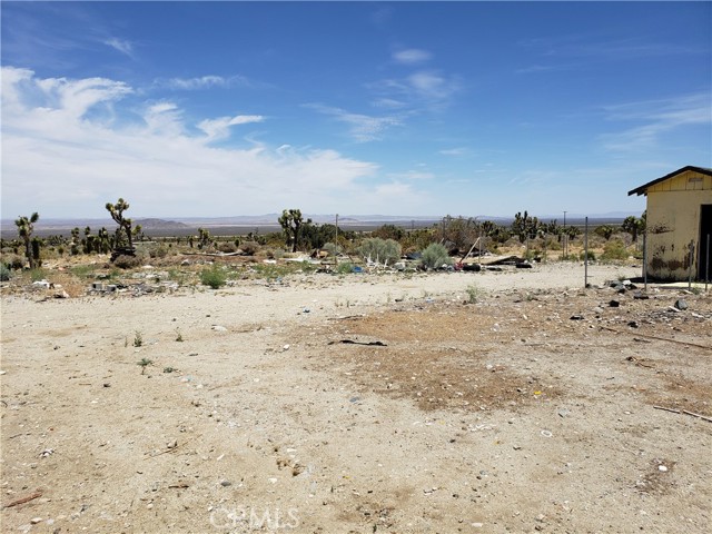 Detail Gallery Image 8 of 12 For 20649 E Avenue Y, Llano,  CA 93544 - 0 Beds | 1 Baths