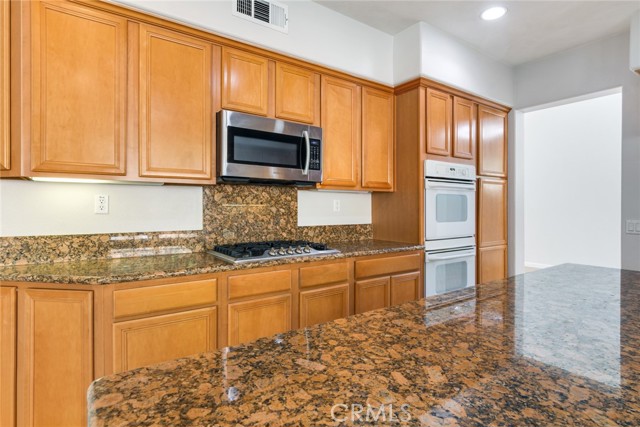 Detail Gallery Image 6 of 24 For 12230 Keenland Dr, Rancho Cucamonga,  CA 91739 - 5 Beds | 3/1 Baths