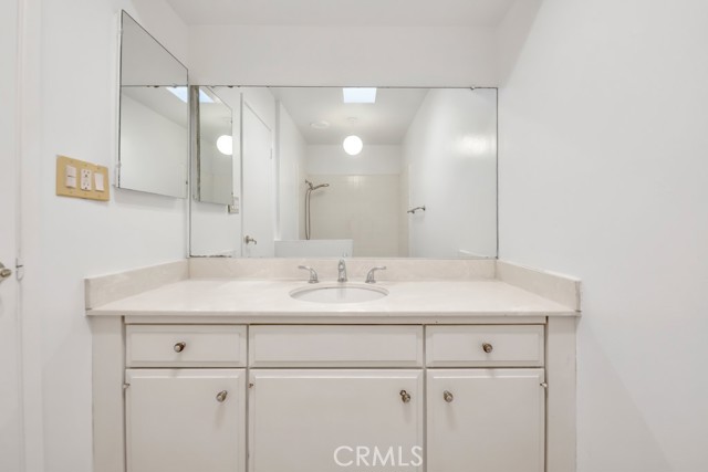 Detail Gallery Image 15 of 50 For 8100 Canby Ave #4,  Reseda,  CA 91335 - 2 Beds | 2 Baths