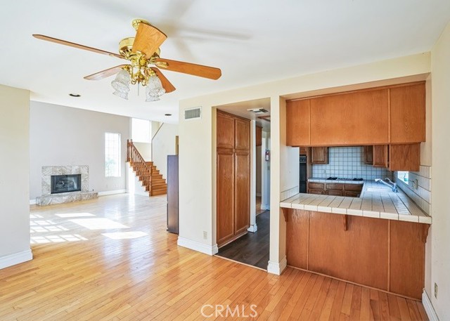 549 Lotus Street, Los Angeles CA: https://media.crmls.org/medias/7c18de62-a6b8-40ff-af8f-351fb265be48.jpg