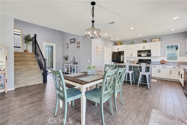 Detail Gallery Image 18 of 34 For 1665 Vibrant Gln, San Jacinto,  CA 92582 - 5 Beds | 3 Baths