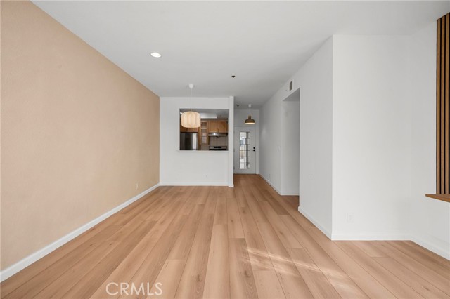 Detail Gallery Image 5 of 37 For 19350 Sherman Way #338,  Reseda,  CA 91335 - 2 Beds | 2 Baths