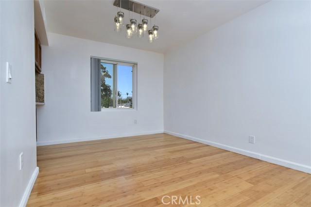 Detail Gallery Image 13 of 32 For 7240 Shirley #101,  Reseda,  CA 91335 - 3 Beds | 3 Baths