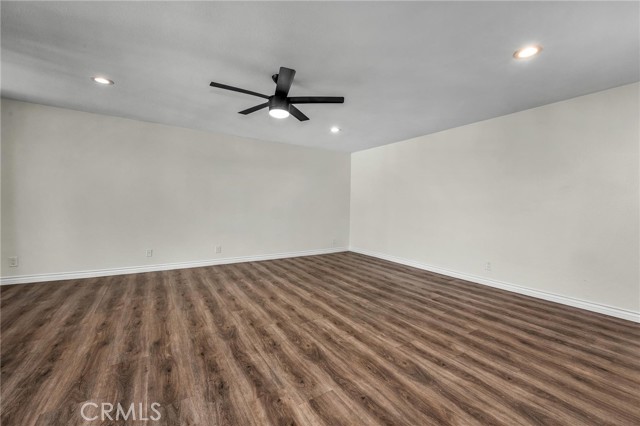 16866 Kingsbury photo 12