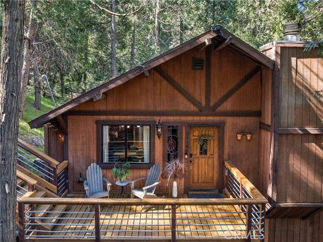 Detail Gallery Image 9 of 46 For 24166 Cresta, Crestline,  CA 92325 - 4 Beds | 3 Baths