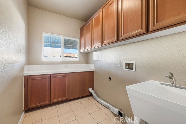 6834 Phoenix Court, Hesperia CA: https://media.crmls.org/medias/7c1b931a-7a06-4930-823e-10f0c5577bf0.jpg