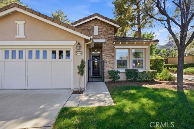 Detail Gallery Image 2 of 30 For 24409 Fawnskin, Corona,  CA 92883 - 2 Beds | 2 Baths