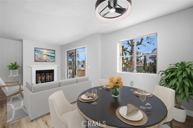 645 Chestnut Avenue, Long Beach CA: https://media.crmls.org/medias/7c1c0406-f55e-4a3d-8f4c-c47a128731ab.jpg