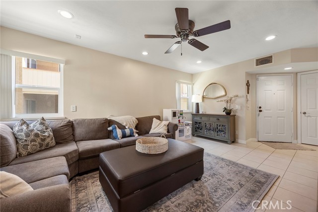 Detail Gallery Image 7 of 25 For 5255 Box Canyon Ct 23c,  Yorba Linda,  CA 92887 - 2 Beds | 2 Baths