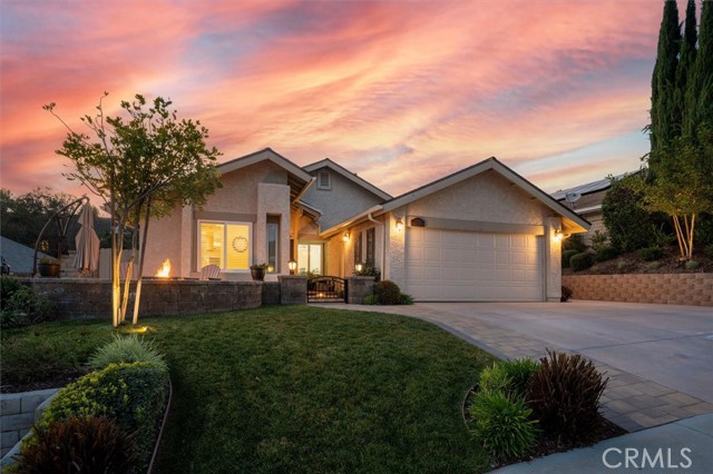 Detail Gallery Image 2 of 46 For 22948 Magnolia Glen, Valencia,  CA 91354 - 4 Beds | 2 Baths