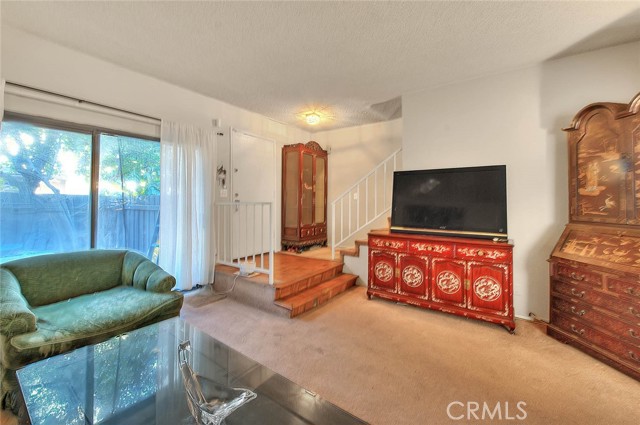 Detail Gallery Image 7 of 61 For 15051 Sherman Way #F,  Van Nuys,  CA 91405 - 2 Beds | 2 Baths