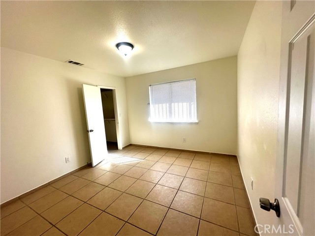 Detail Gallery Image 6 of 24 For 10918 Maya, Adelanto,  CA 92301 - 3 Beds | 2 Baths