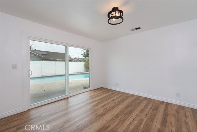 Detail Gallery Image 13 of 26 For 15821 Willett Ln, Huntington Beach,  CA 92647 - 3 Beds | 2 Baths