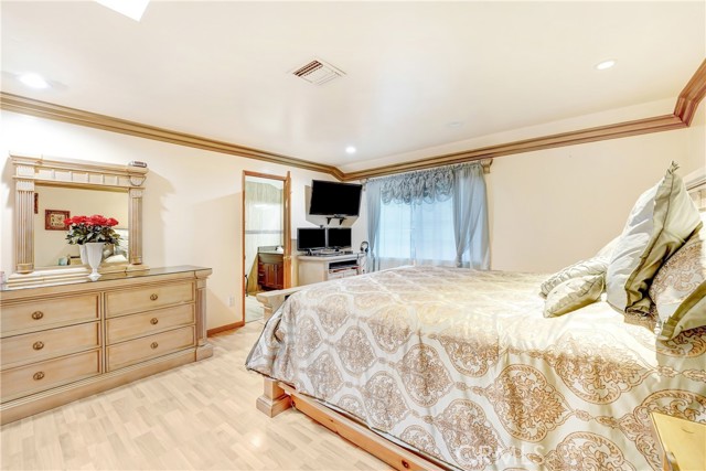 Detail Gallery Image 9 of 16 For 19530 Enadia, Reseda,  CA 91335 - 3 Beds | 2 Baths