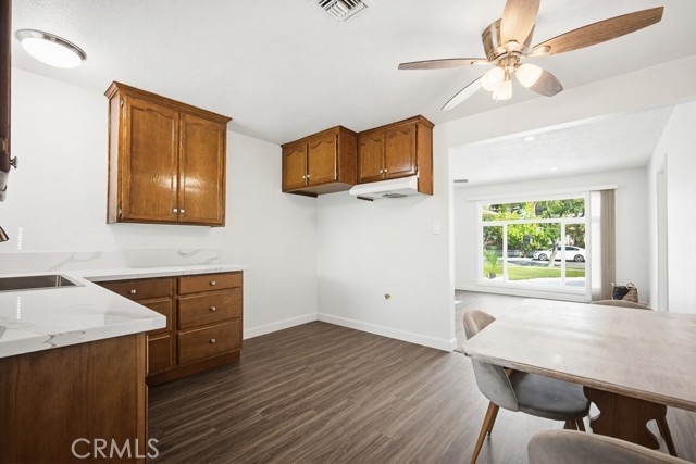 Detail Gallery Image 11 of 38 For 2095 W Birch St, San Bernardino,  CA 92410 - 5 Beds | 2 Baths