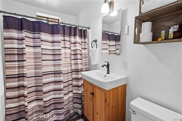 Detail Gallery Image 6 of 25 For 39273 Peak Ln, Big Bear Lake,  CA 92315 - 3 Beds | 2 Baths