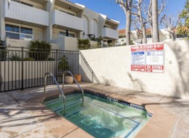 205 Valley Drive, Hermosa Beach, California 90254, 2 Bedrooms Bedrooms, ,2 BathroomsBathrooms,Residential,Sold,Valley,SB22038846