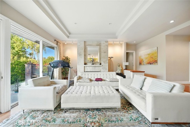 2538 Cameron Avenue, Covina CA: https://media.crmls.org/medias/7c2079a3-0c8c-46f4-a5b9-fbbfdc8fffce.jpg