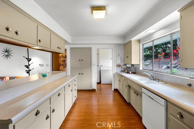 4510 Marloma Drive, Rolling Hills Estates, California 90274, 3 Bedrooms Bedrooms, ,2 BathroomsBathrooms,Residential,Sold,Marloma,PV23004399
