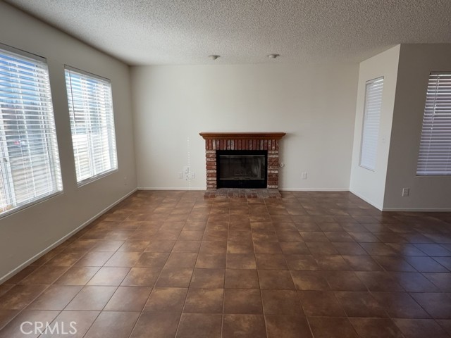 Detail Gallery Image 6 of 27 For 13624 Copperstone Dr, Victorville,  CA 92392 - 3 Beds | 2 Baths