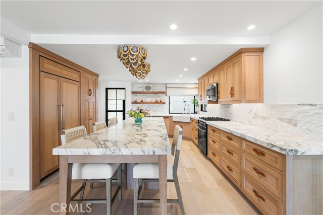 Detail Gallery Image 7 of 37 For 1817 W Bay Ave a,  Newport Beach,  CA 92663 - 2 Beds | 2/1 Baths